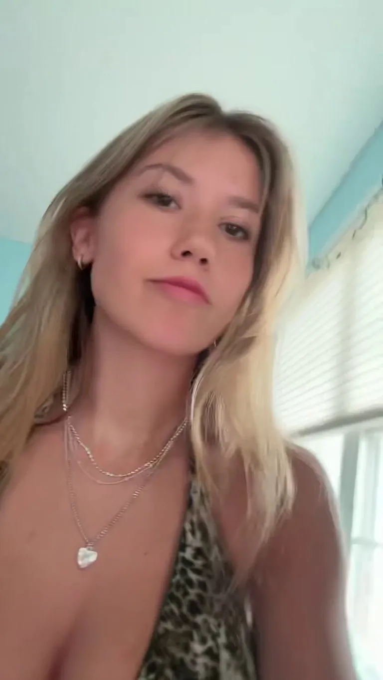 tiny blondes goon too...