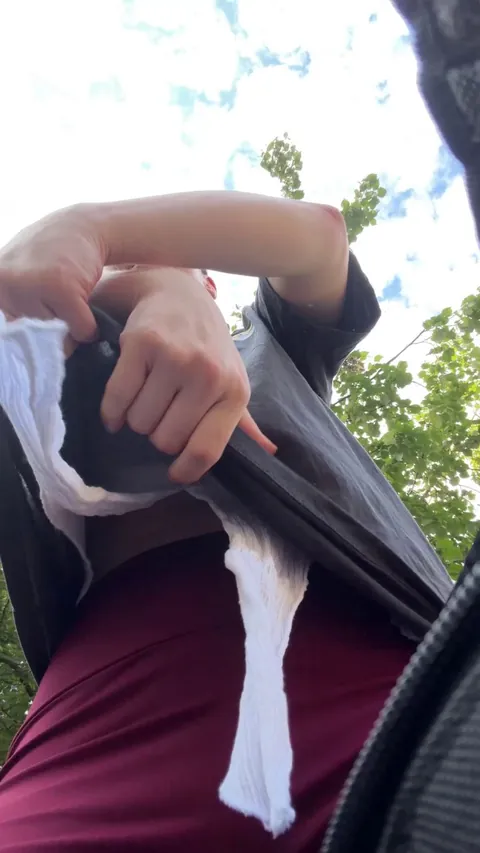 It got too hot for me, so why not take this T-shirt off right here on the street?