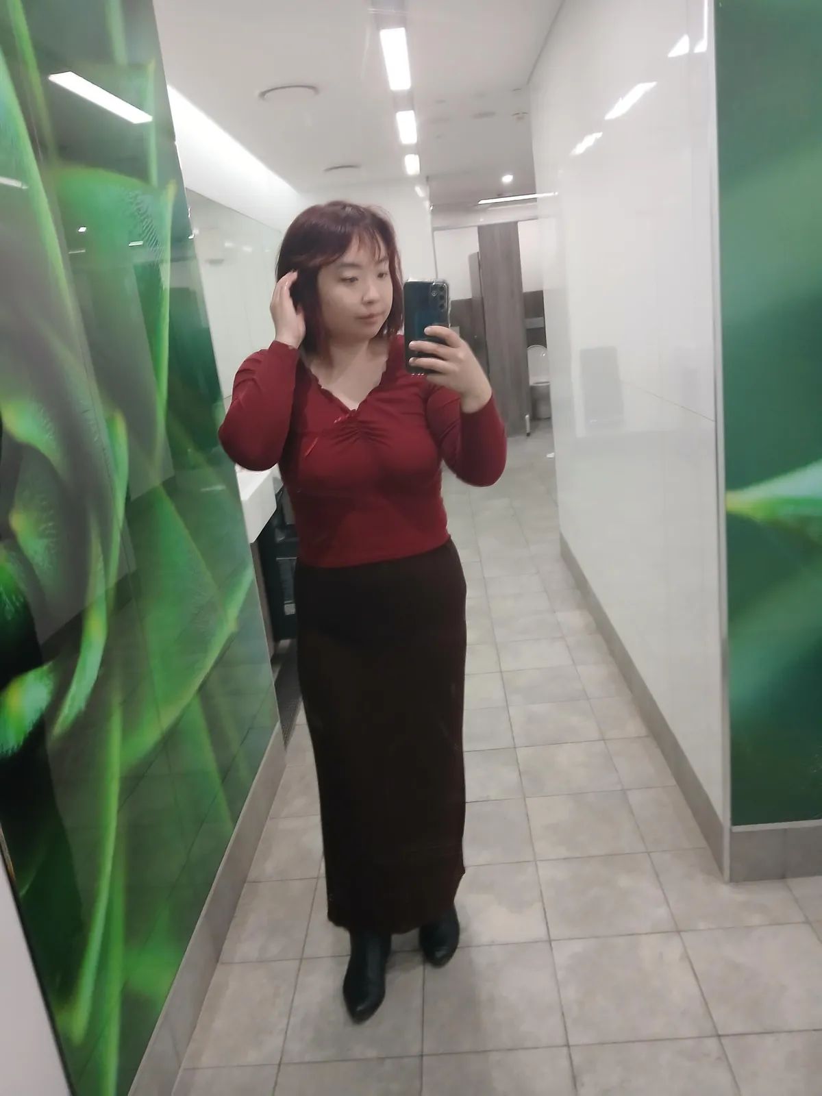 28f- never had a boyfriend, tell me why