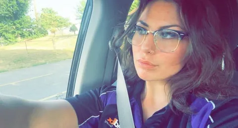 What 2 words popped into your head after seeing my 25 year old mom bod .. f25➡️🤍