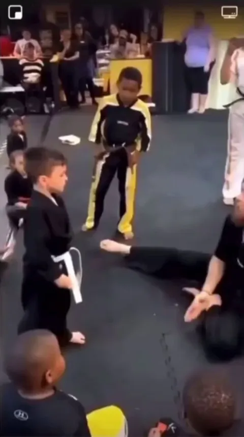 This kid is gonna remember this moment forever 