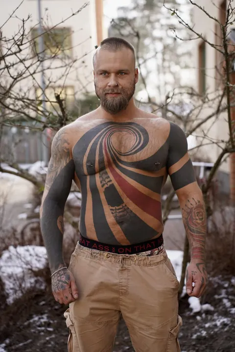 1.5 years healed front piece by Michael Stade (me) at Sacred Color Tattoo in Västerås, Sweden