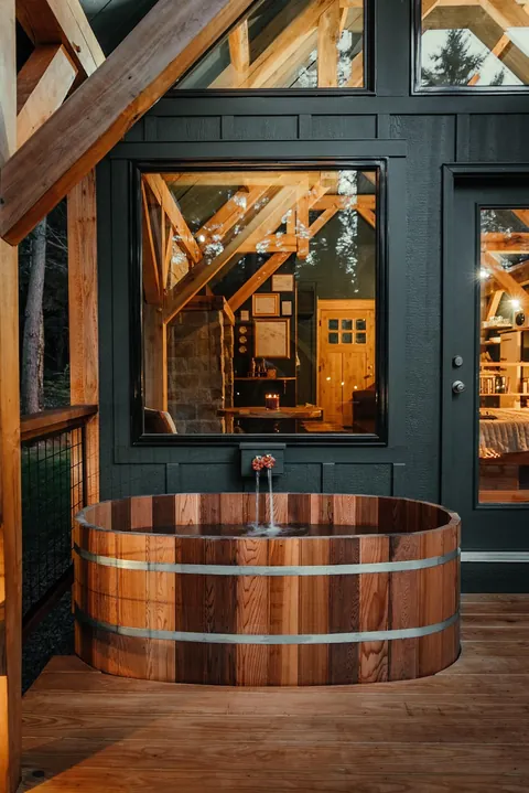 Treehouse Cabin Deck