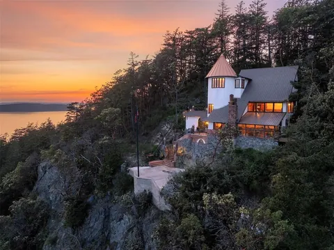 Cliff House (Anacortes, Washington, US).