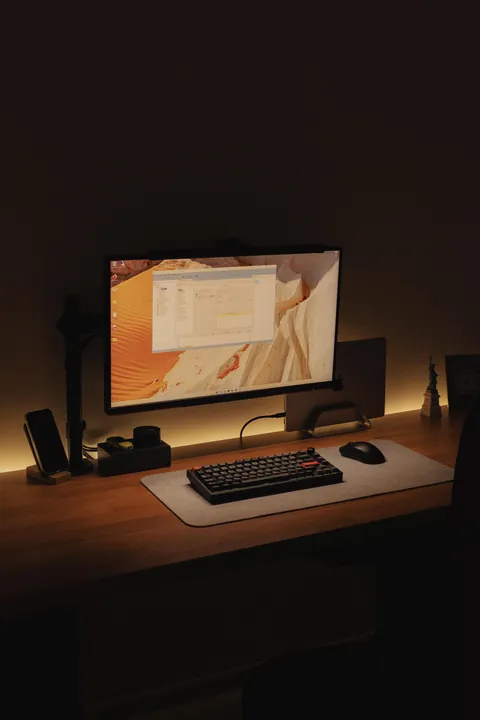 My Clutterless Workstation