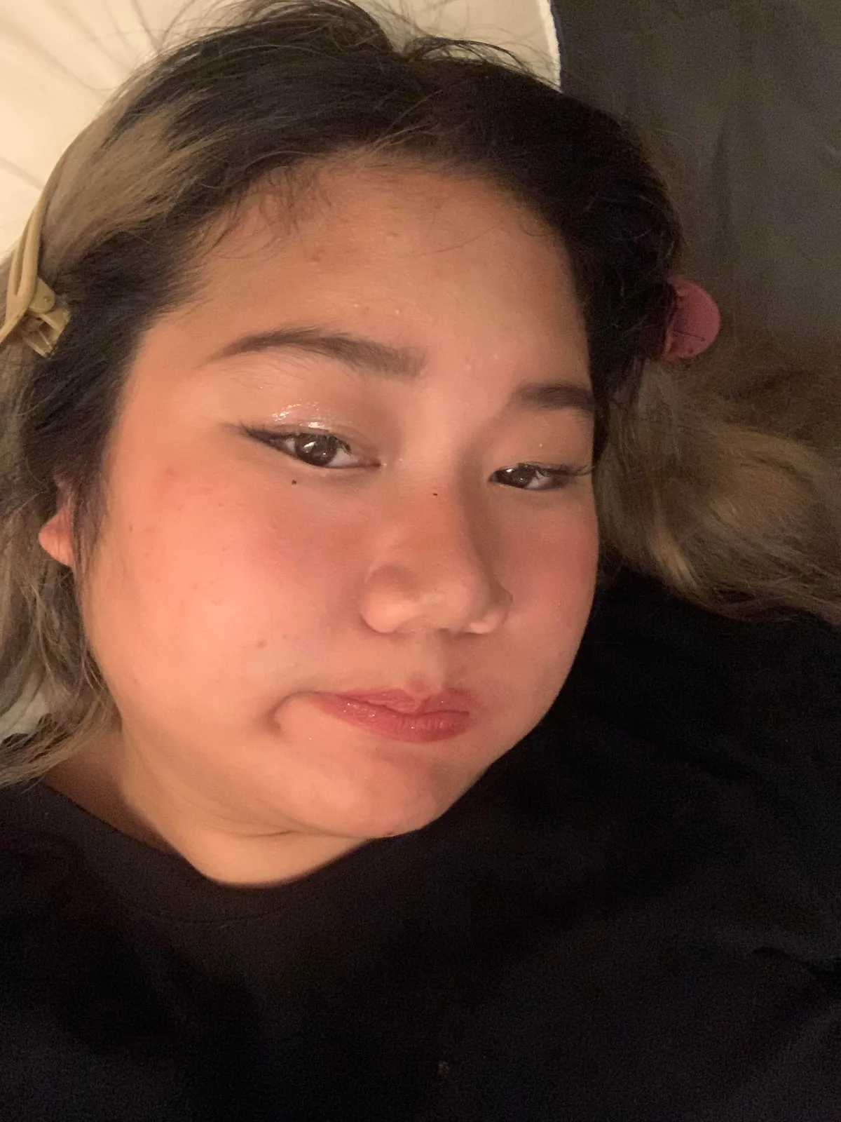 23F 5‘8 95kg makeup and no makeup pics