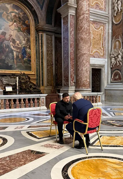 Trump and Zelensky speaking inside St Peter’s Basilica