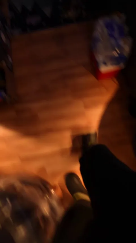 🔥 The northern lights from my driveway 15 minutes ago here in North Pole, Alaska