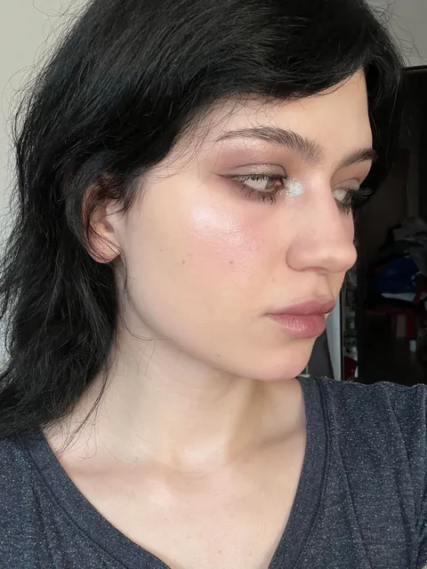 Grey -desaturated look