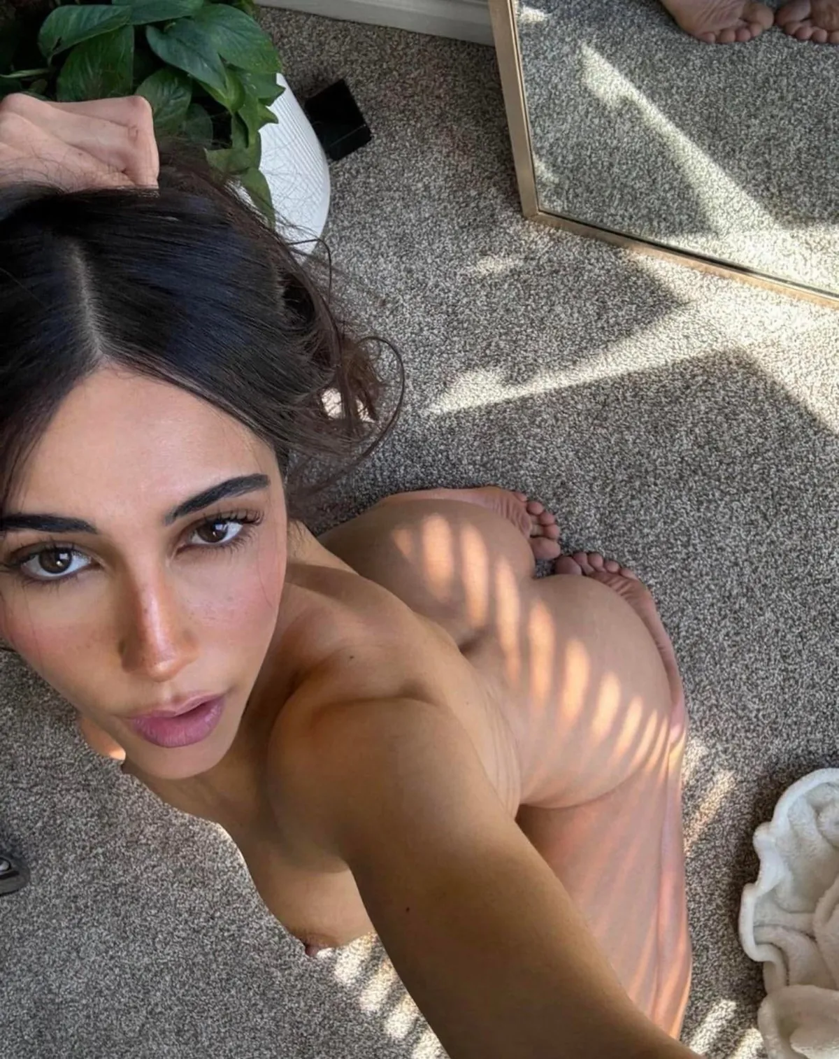 Trying not to fail NNN but all this frogbutt has me tested 🥵😩