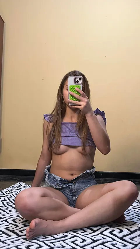 I think I’d better keep these photos here, it’s safer than my phone lol [F]