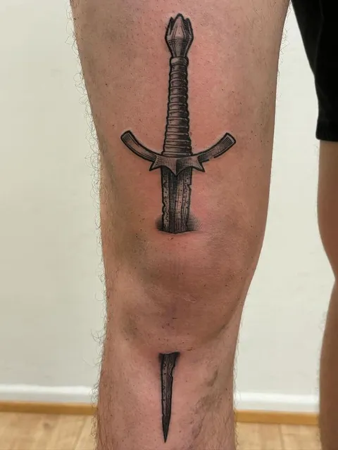Morgul blade from Lord Of The Rings through my knee - by Phil Kaulen, Cologne