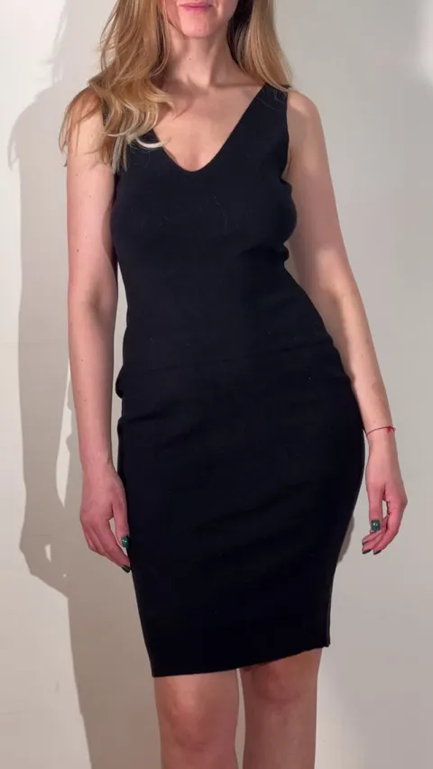 I'm doing my best to make you hard because of my hairy pussy