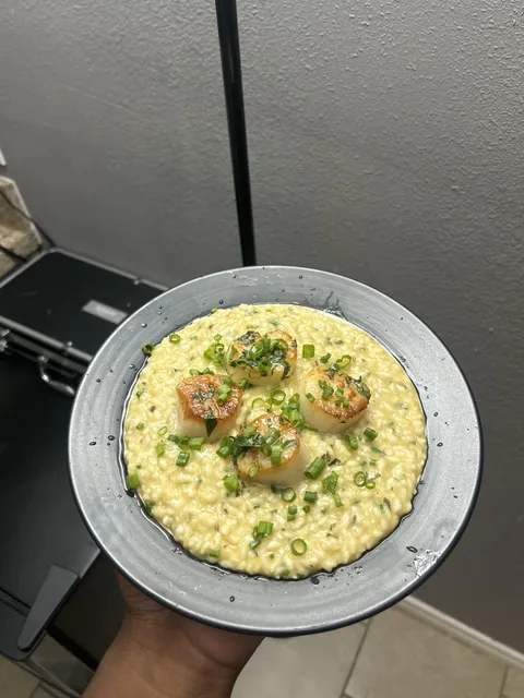 [Homemade] risotto with scallops, first time eating and making risotto. 