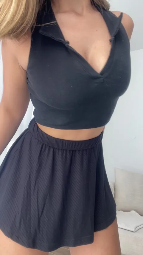 Friday means it's time to show tits