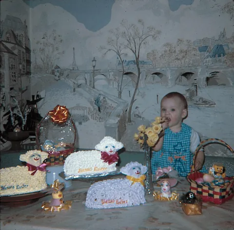 Vintage Wallpaper and Interiors, 1948-1979