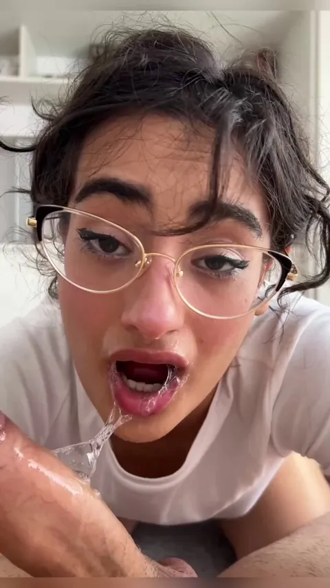 I'm a rookie, that's why I always make a mess when I suck it.