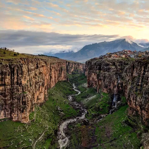 Would you believe me if I told you this was Iraq?