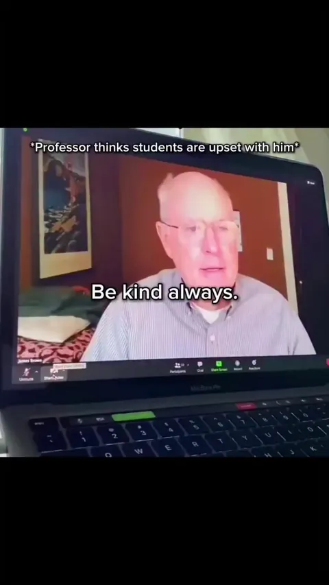 Professor gets emotional as students thank him with surprise Zoom tribute