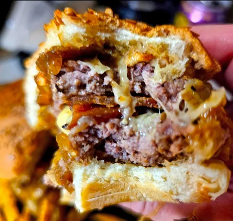 [Homemade] Burger &amp; Fries