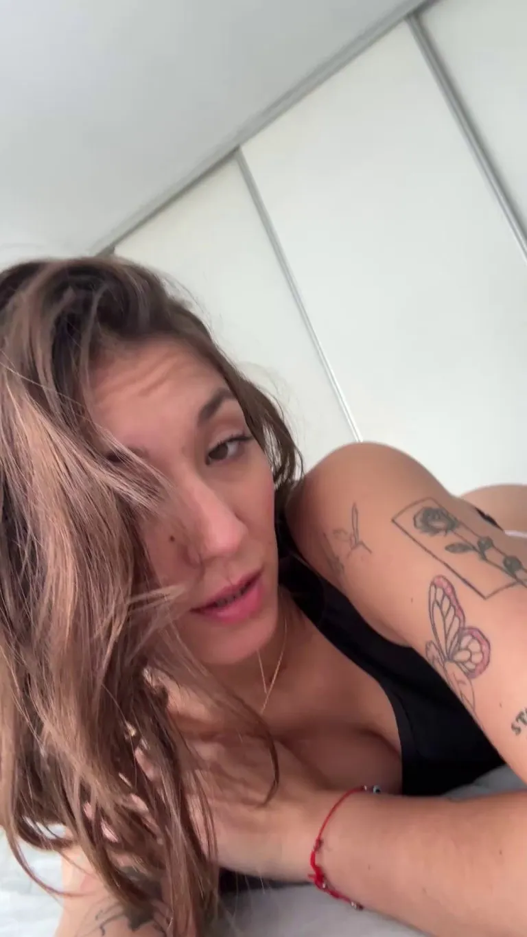 Latina with the sweet face and sinful thoughts