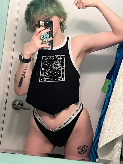tiny trans femboy anyone? 🏳️‍⚧️🍑🥺👉👈
