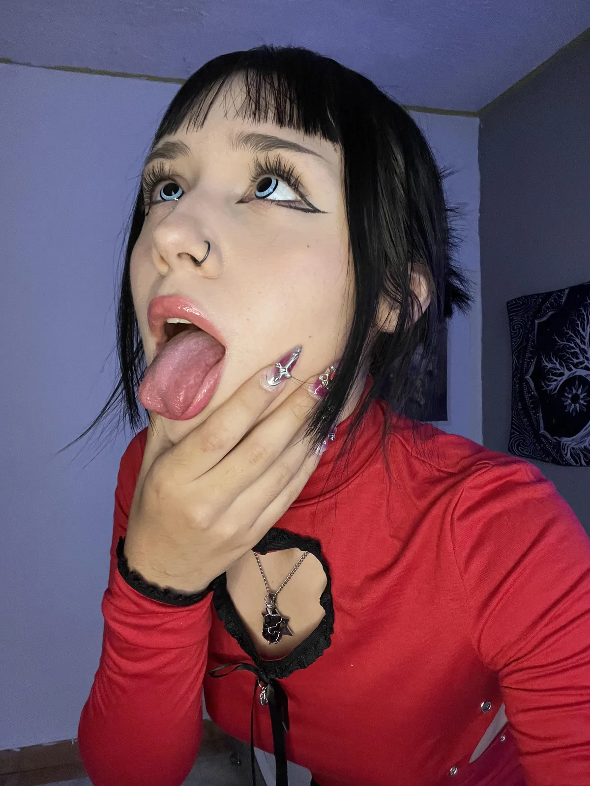 swallowed huge spider, seeking assistance 