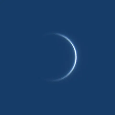 A 0.4% Crescent Venus during the Day