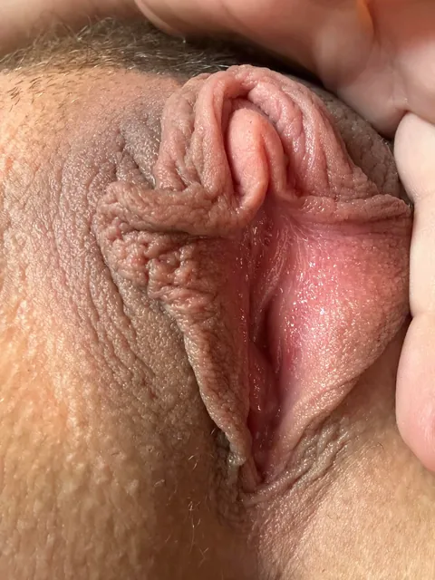 It’s your favorite pussy on reddit again <3