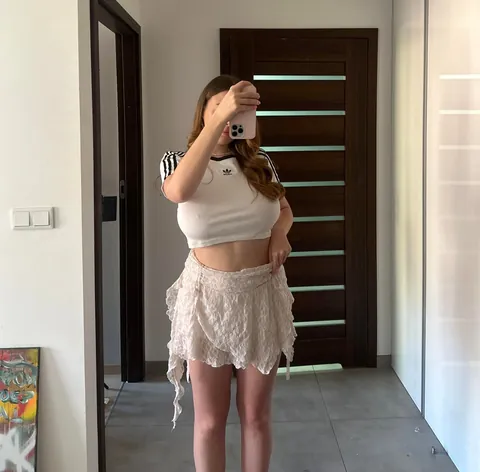 Nude or nah?