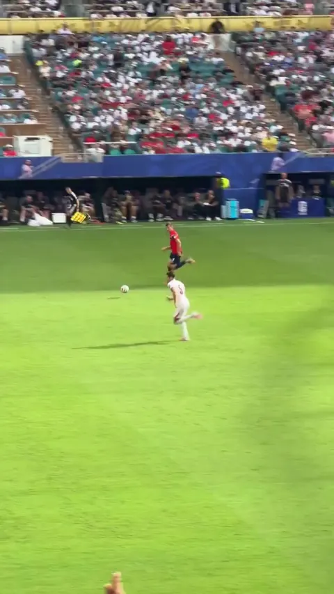 Norway's Alexander Sørloth decides not to pass the ball to his team's best player Erling Haaland, who was right in front of the goal, and could have made it 2-0 for Norway and sent them to semi-finals of the World Cup for the first time ever.