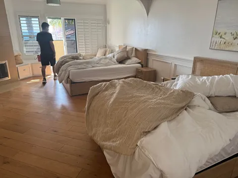 5pm check in at our Airbnb and it was still dirty when we arrived