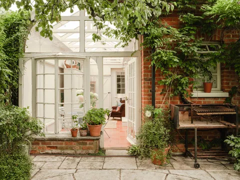 Light-filled conservatory next to a 1837 cottage, Kingston, London, UK [4800x3600]