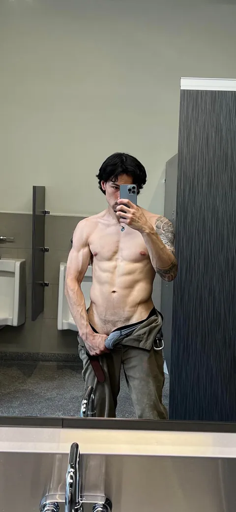 Do women still fuck guys with smaller dicks?