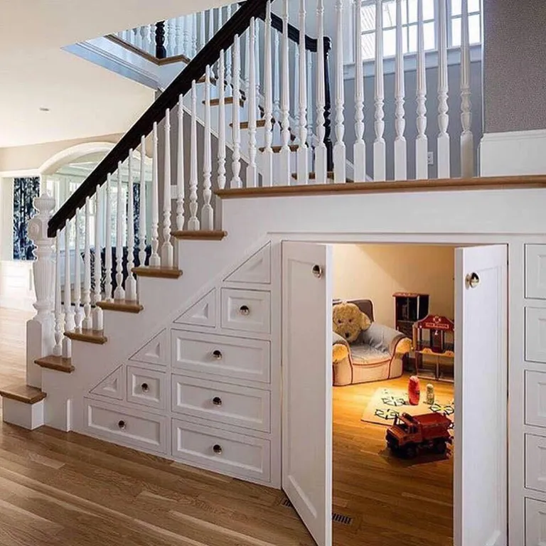 PsBattle: This secret room under a staircase.