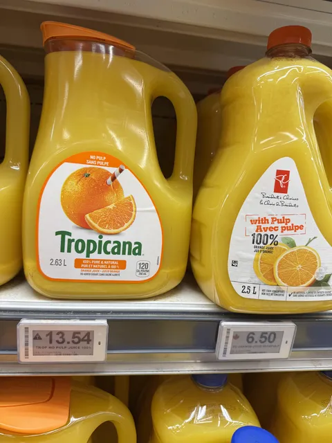 My local grocery store indicates which products are impacted by tariffs (Canada)