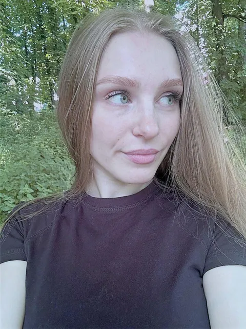 Do you think i'm hot without makeup? [F19]