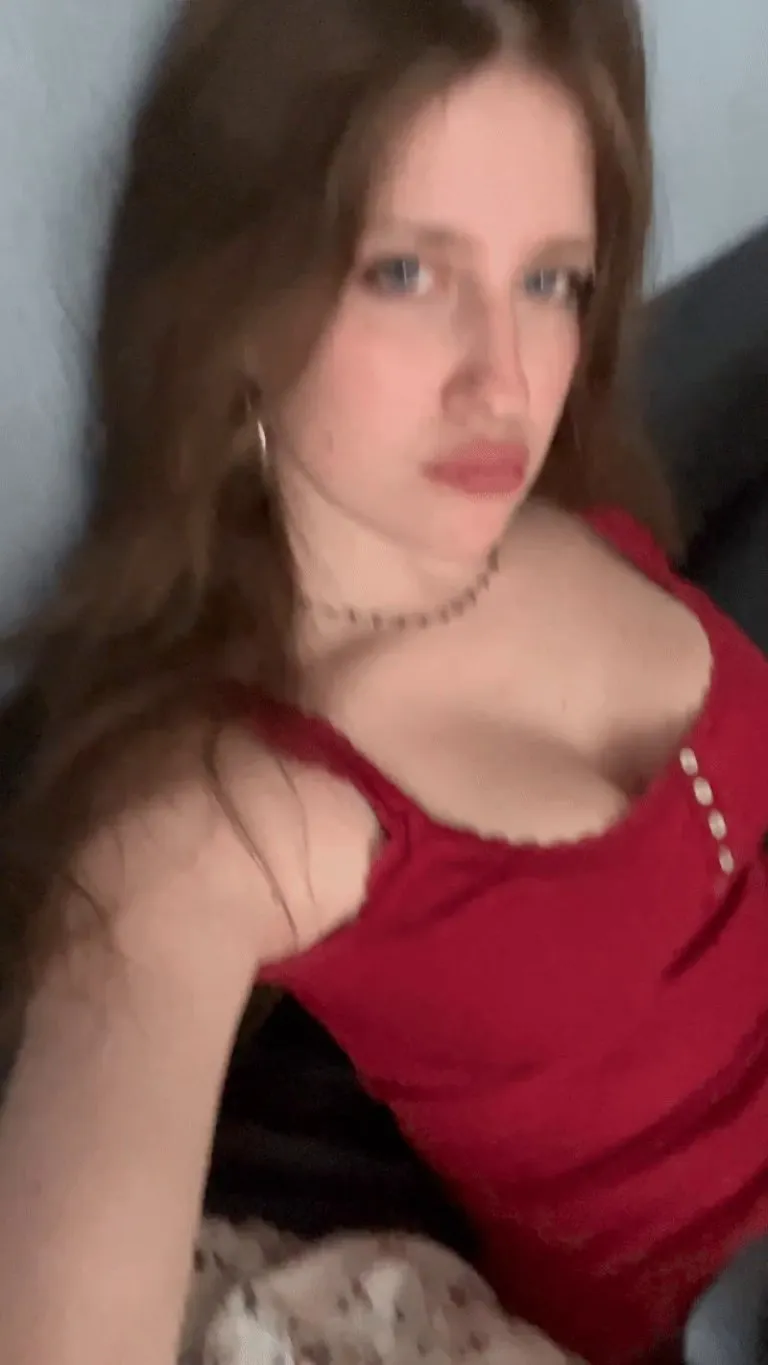 20F About to make an appointment at the hairdresser to get layers I hope I won't regret it!!