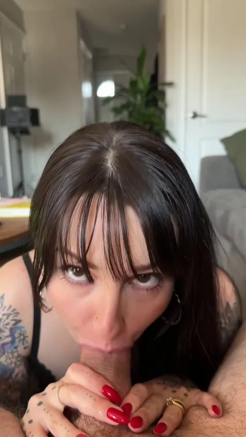 When the load is so big there’s every type of cum