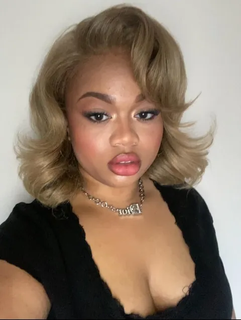 my attempt at blonde bombshell makeup :DD