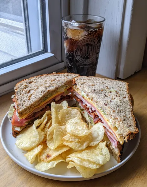 [Homemade] Sandwich &amp; potato chips