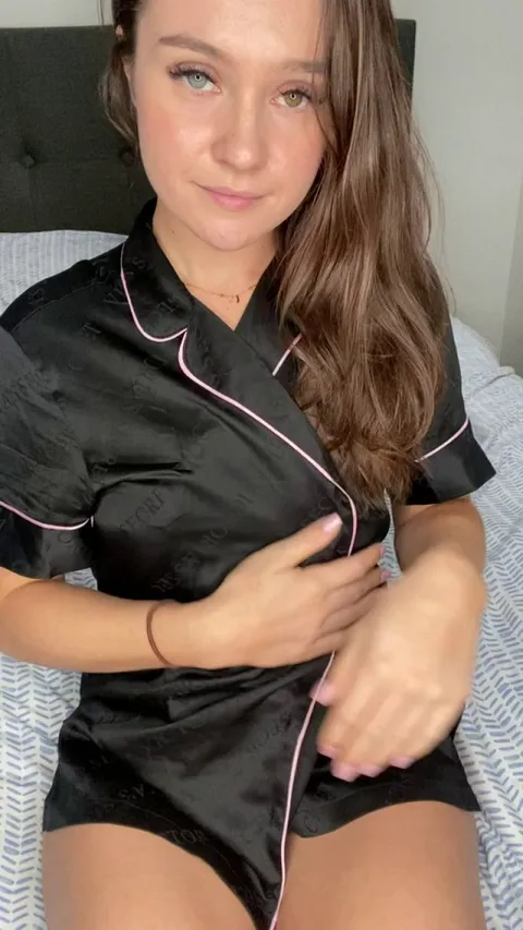 I can offer you some heterochromia with my tiny tits