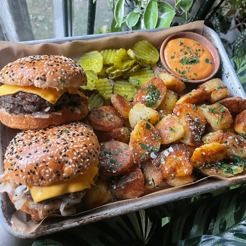 [Homemade] Roast potatoes + cheeseburgers