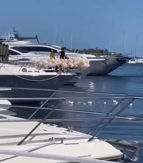 Cleaning balloons after the party