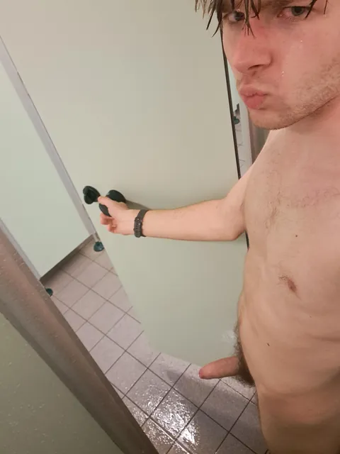 Showers at a youth hostel (the one on the left was occupied)😈