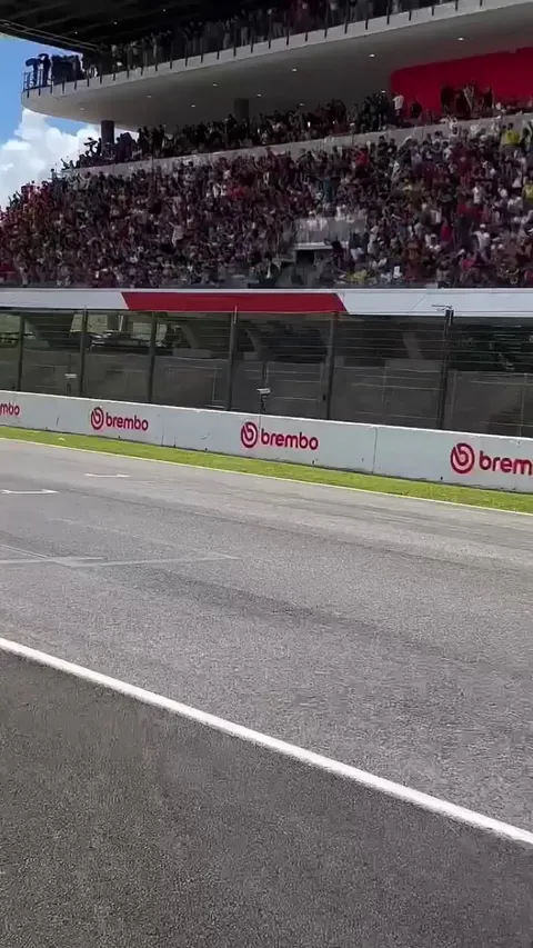 MotoGP over 300 km/h. Faster than the framerate.