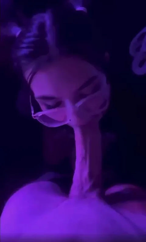 Need someone to use my mouth like this