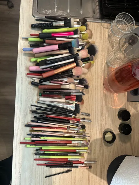 It is this time again. WASHINGTON YOUR BRUSHES