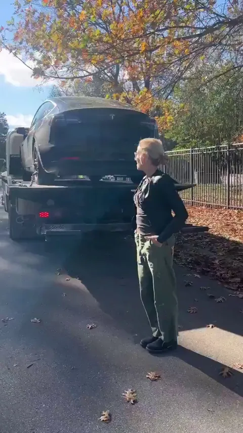 Sheryl Crow sells her Tesla and donates the proceeds to NPR. “My parents always said... you are who you hang out with. There comes a time when you have to decide who you are willing to align with. So long Tesla."