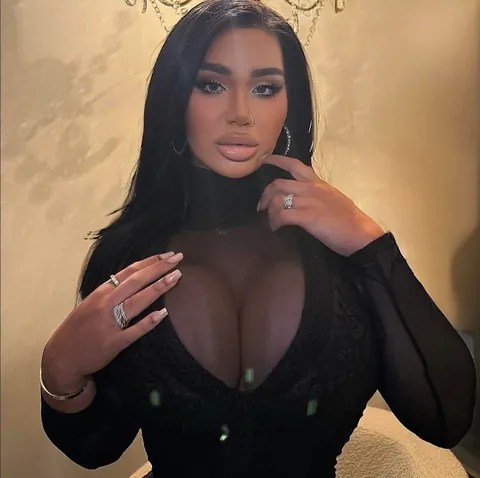 A Real Bimbo Baddie